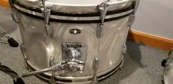 Slingerland White Satin Flame