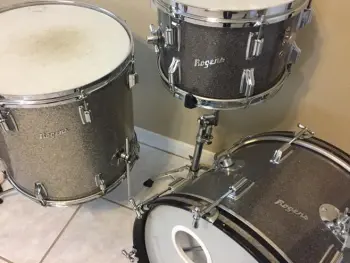Dating Rogers Holiday kit and Dyna-Sonic snare