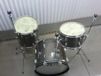 Dating Rogers Holiday kit and Dyna-Sonic snare