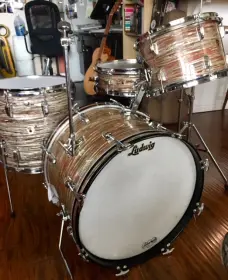 1960 Ludwig Transition Badge Downbeat Outfit No. 988P in Oyster Pink Pearl