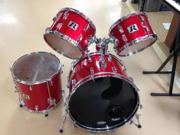 Anyone ever see this style of Rogers &quot;Big R&quot; before?