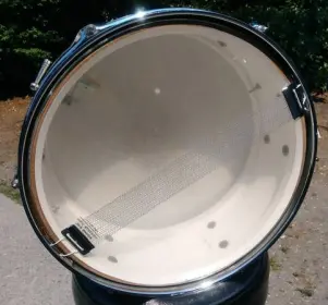64 Ludwig Downbeats Black Oyster, but which snare?