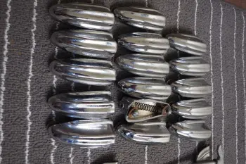 Slingerland type (Pearl??)bassdrum lug, claws, tension rods, vintage