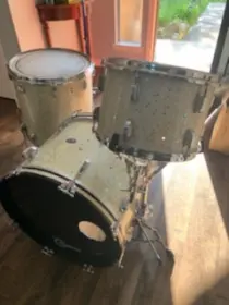 Leedy Fiesta Pearl Drums