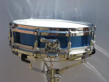 Vintage Pearl Free Floating Brass Snare Drum..Help.