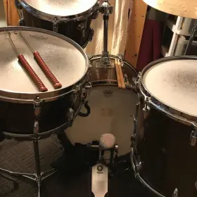 Converting a 16x18 Gretsch floor tom to a bass drum