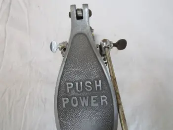 This is the Display Your Vintage Bass Pedal Thread