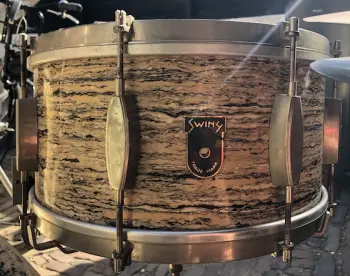 Can someone tell me more about these vintage Swing/Swiny drums?