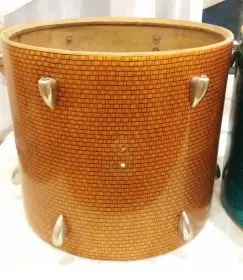 unusual Trowa drum kit