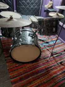 20&quot; Ludwig old script head.