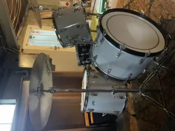 This is the Display Your Ludwig Drum Thread