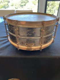 1920-25 6.5x14 8 LUG LUDWIG &amp; LUDWIG DeLUXE FANCY SCROLL STANDARD MODEL