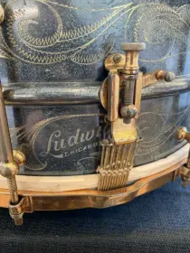 1920-25 6.5x14 8 LUG LUDWIG &amp; LUDWIG DeLUXE FANCY SCROLL STANDARD MODEL