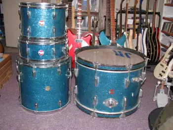 Newest Score: Tempo Aqua Blue Sparkle Kit