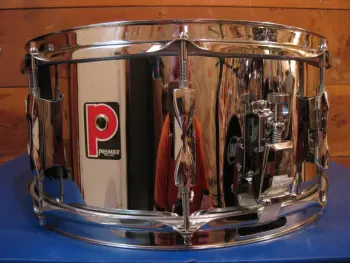 Newbie here, please help identify my snare drum...