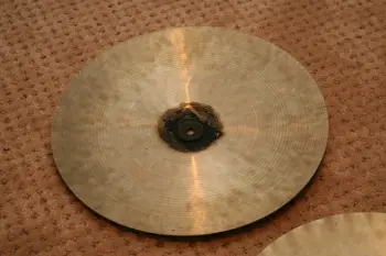 Zildjian Istanbul cymbal: 15&quot; Hi-Hat