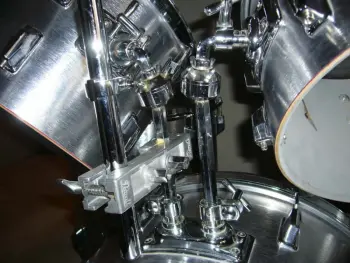 What is this 1975ish Pearl kit worth?