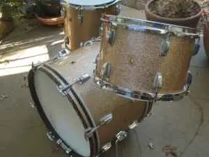 1965 LUDWIG &quot;DOWNBEAT&quot; SET ON c/l