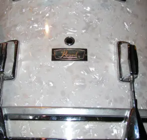 Help identifying an older Pearl kit.
