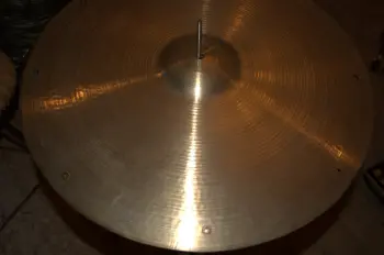 help me me id this cymbal?
