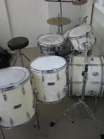 Boston 10 lug snare