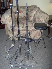 Vintage Pearl complete drum set