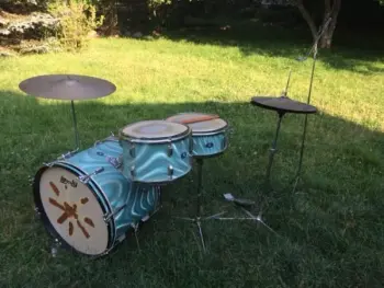 vintage Leedy 'one nighter' outfit with cymbals and hardware!