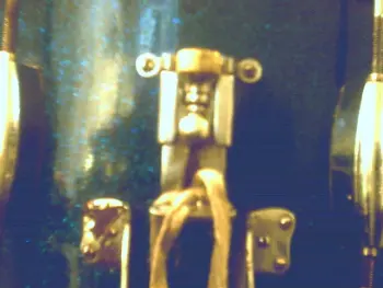 confused 1940's or 1960's radio king
