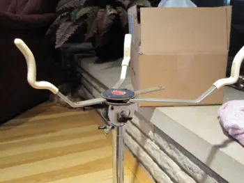 Dewey snare drum stand