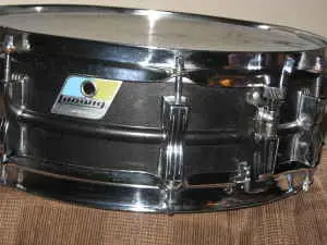 Black Ludwig Acrolite B/O badge???
