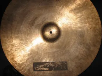 help me me id this cymbal?