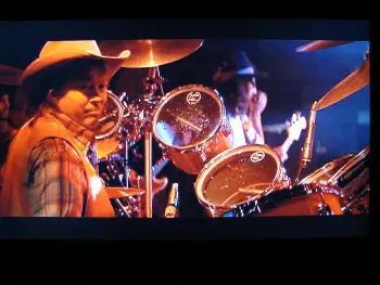 What drum head logo is this?