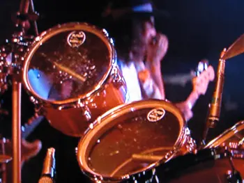 What drum head logo is this?