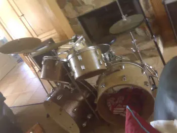 Ludwig 1966 Classic Downbeat Burgundy set +++