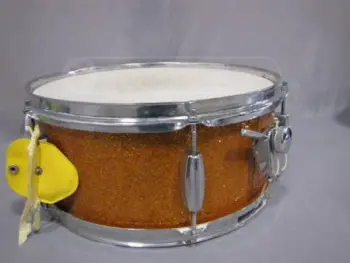 Nice Trump gold snare on goodwill