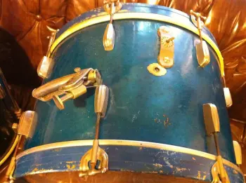 Help Identifying my Slingerland Cloud Badge Kit