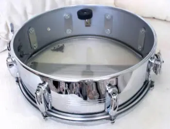Estimated value of Rogers wood snare drum.