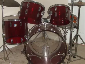 Vintage Ludwig Set (Red Vistalite)