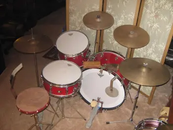 Slingerland &quot;Avante&quot; Red Sparkle---Should I?