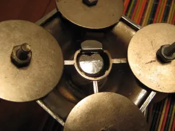 Slingerland: Tom mounting hardware