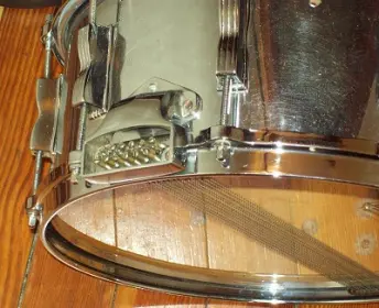 I need help idenifying an old Ludwig snare drum