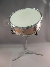 60's Ludwig snare on....