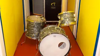 Valuation reqd. please, Ludwig Blue Oyster