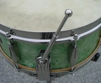 1940-41 5.5 x 14 Slingerland Sea Green (Pearl) Radio King Model