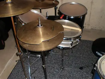 Paiste 2002 18&quot; cracked