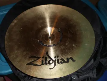 Paiste 2002 18&quot; cracked