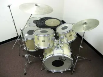 Vintage Pearl 1973-75 wood/fiberglass set on goodwill