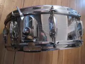need help ID'ing slingerland snare