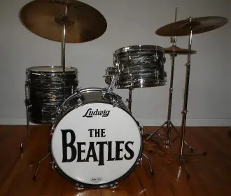 Ludwig 63 Black Oyster Pearl Set