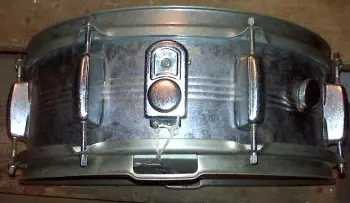 help me identify this WFL snare please